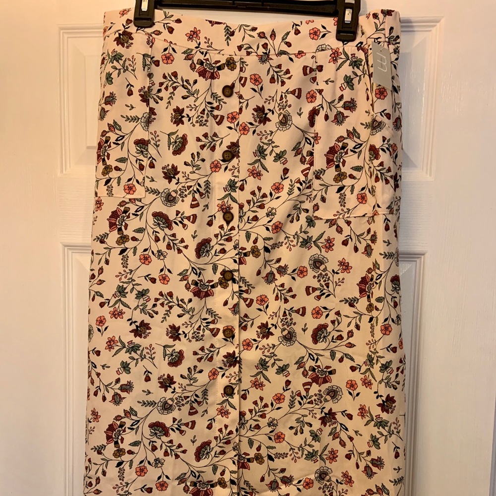 Floral Button Front Shirttail Hem Midi Skirt